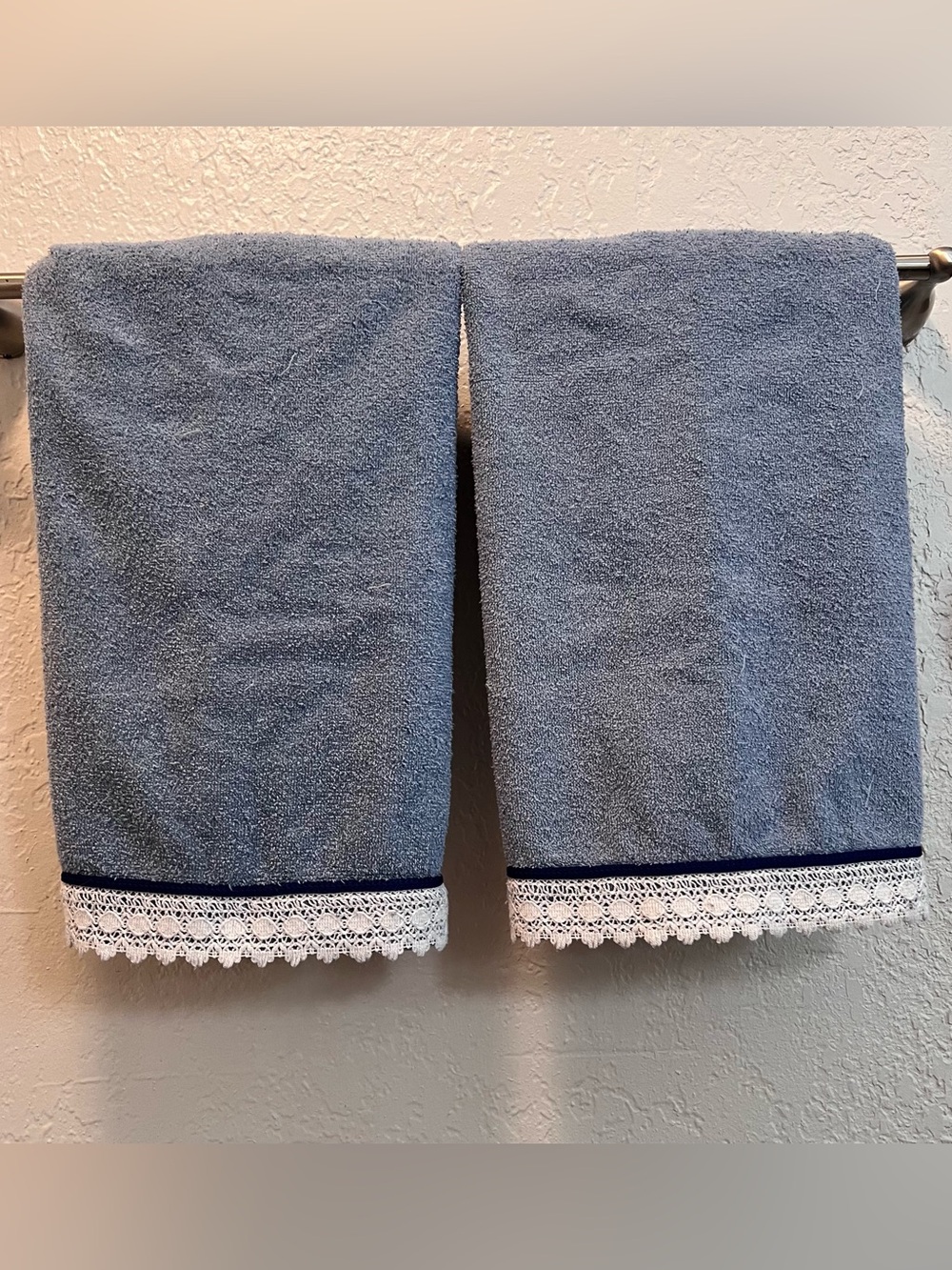 Vintage Dundee Blue Gray Lace Bath Towels Set of 2